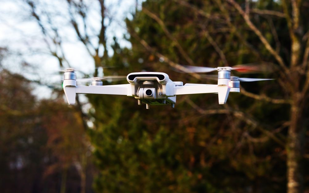 Dron real en vuelo